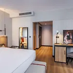 מלון Radisson Red Kudamm 4*