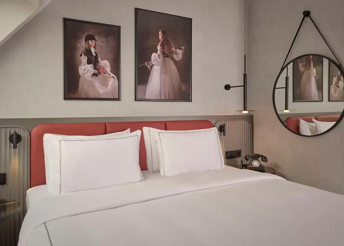 Radisson Red Kudamm 4*