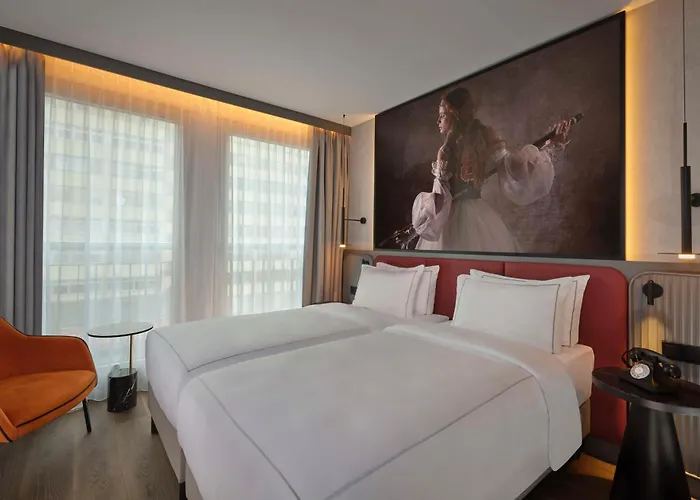 Otel Radisson Red Kudamm 4*