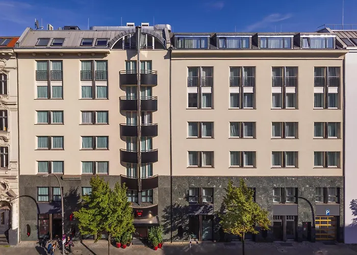 Radisson Red Kudamm 4*