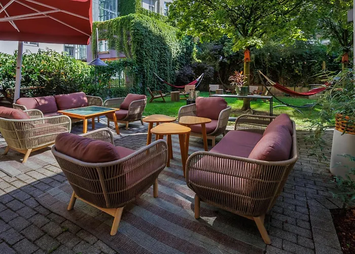 Otel Radisson Red Kudamm 4*