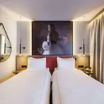 Radisson Red Kudamm Hotel 4*