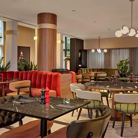 Radisson Red Kudamm Hotel 4*