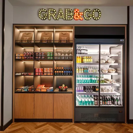 מלון Radisson Red Kudamm 4*