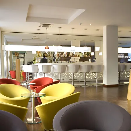 Radisson Red Kudamm 4*