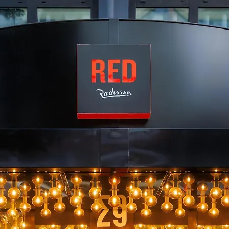 מלון Radisson Red Kudamm 4*