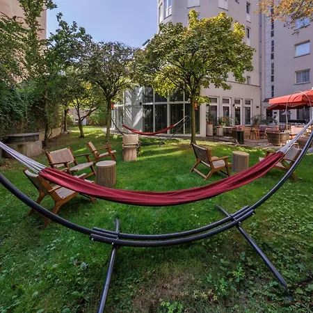 Radisson Red Kudamm מלון