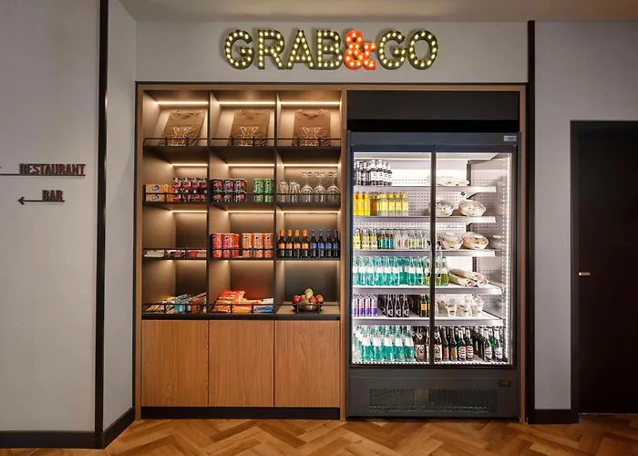 فندق Radisson Red Kudamm 4*