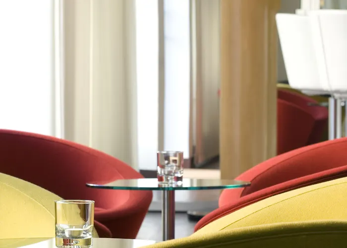 Radisson Red Kudamm Hotel 4*