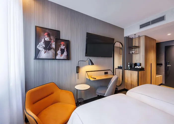 فندق Radisson Red Kudamm 4*