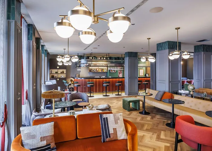 Radisson Red Kudamm 4*