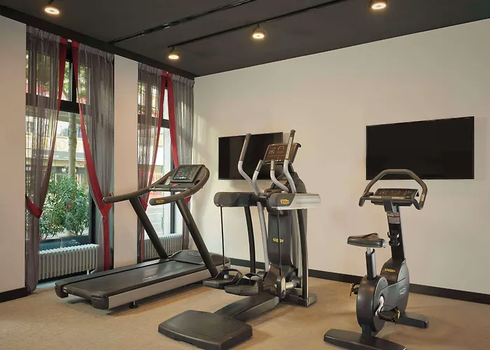 Radisson Red Kudamm 4*