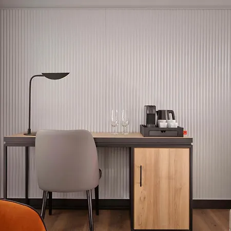 Radisson Red Kudamm Отель