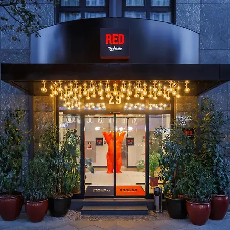 Radisson Red Kudamm Hotel 4*