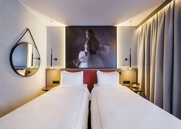 Radisson Red Kudamm Hotel 4*