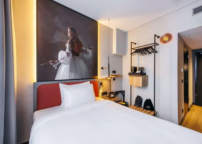 Hotel Radisson Red Kudamm 4*